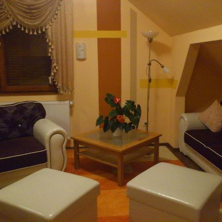 Szilvia Vendeghaz Otel Korosszakal Dış mekan fotoğraf