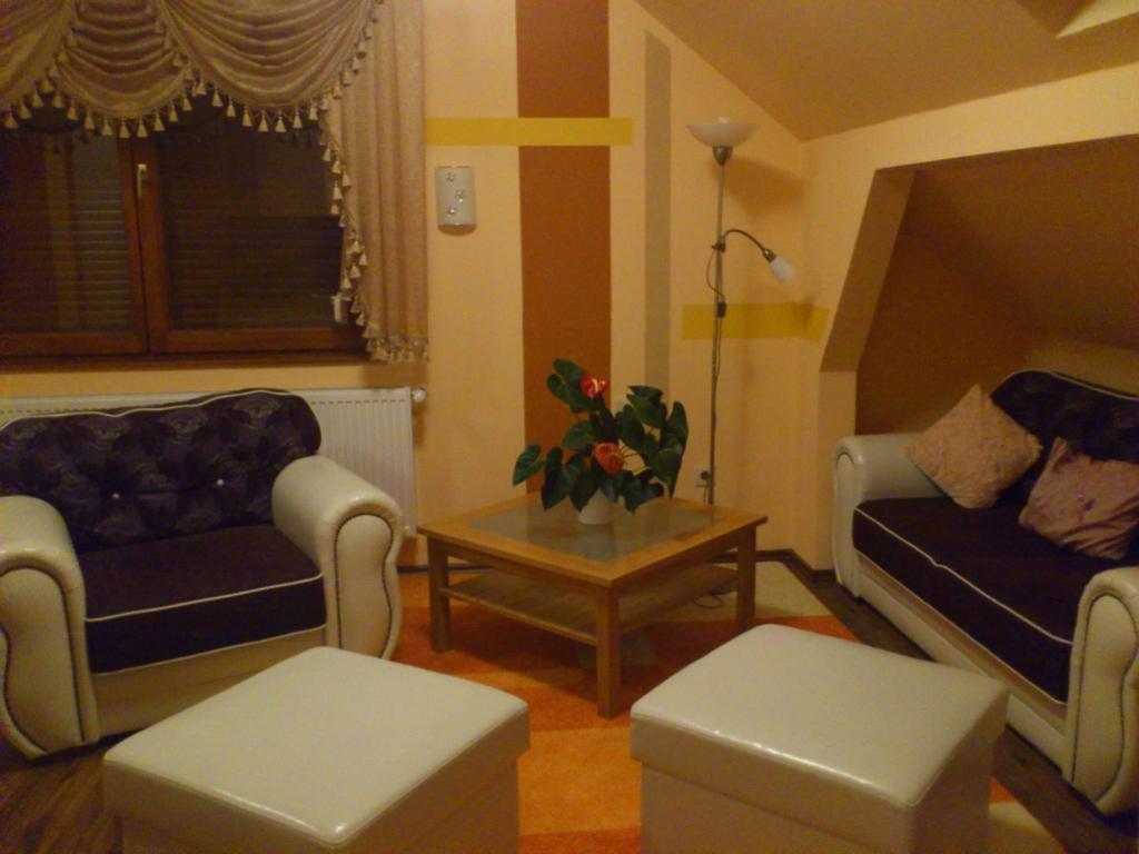 Szilvia Vendeghaz Otel Korosszakal Dış mekan fotoğraf